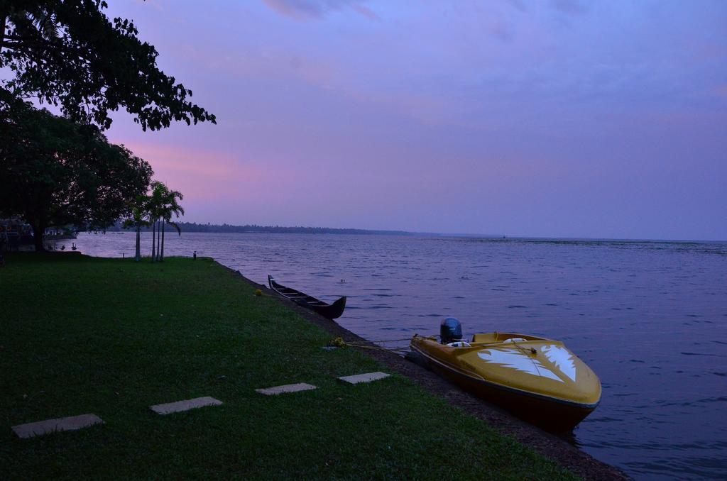 Punnamada Resort Alappuzha Exterior foto