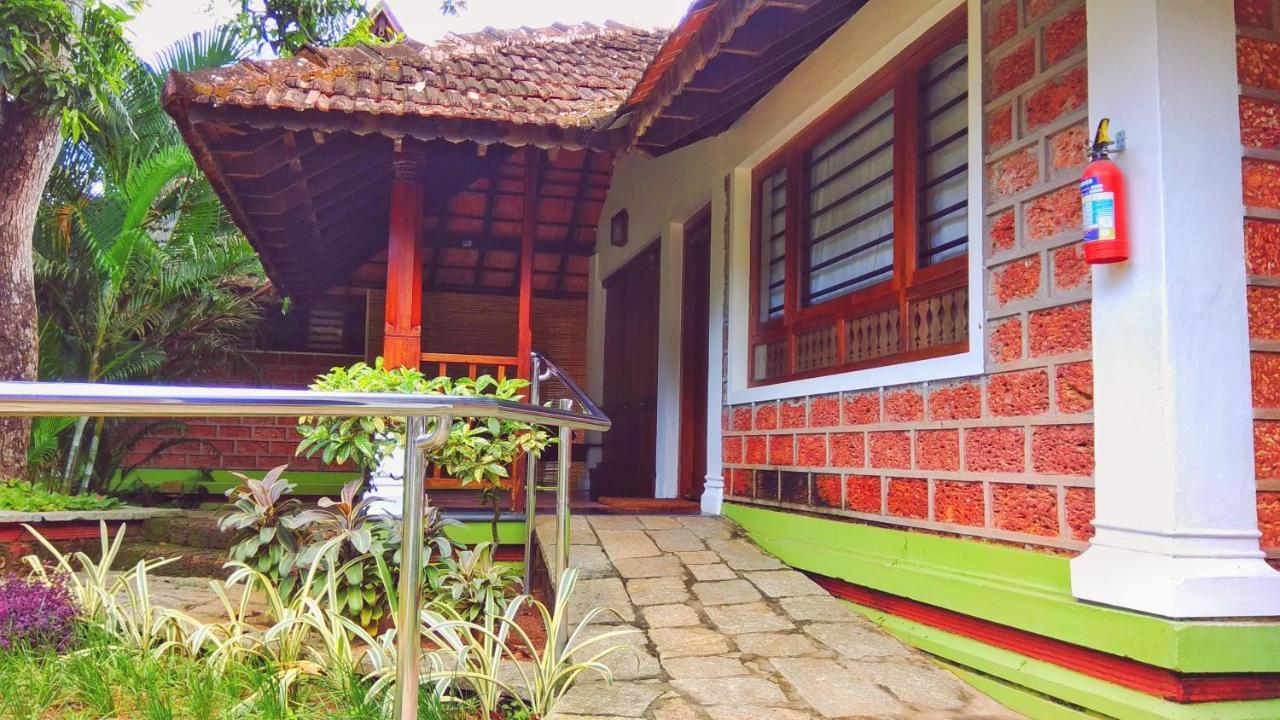 Punnamada Resort Alappuzha Exterior foto