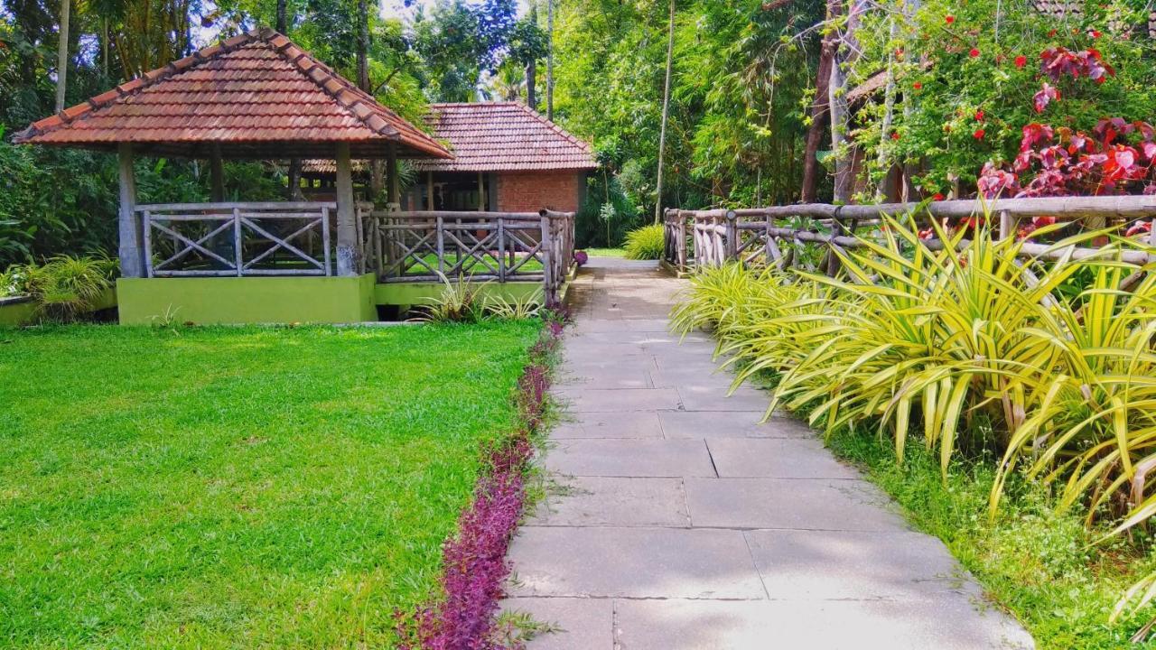 Punnamada Resort Alappuzha Exterior foto